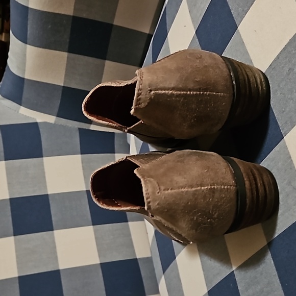 Born bootie shoes 6.5 - Picture 6 of 10